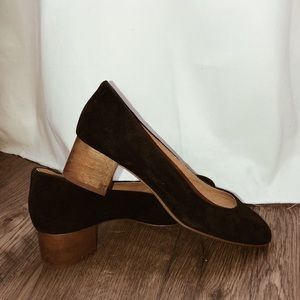 the raquel pump in suede black by Madewell